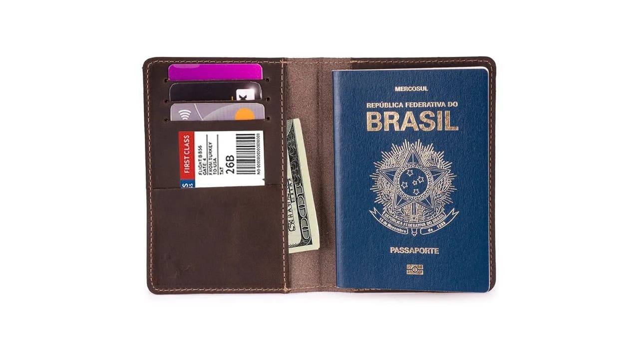 Melhor Porta Passaporte de Couro: 5 Modelos com Proteção RFID e Luxo
